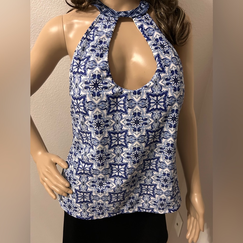 Nine West Tank Top with high neck in Blue & White. Size XL